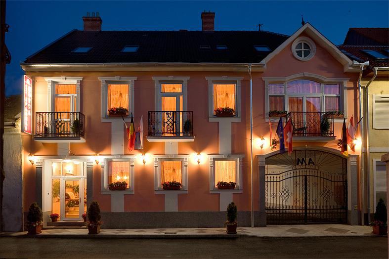 Image #1 - Hotel Isabell - Győr