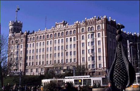 On Moszkva Square