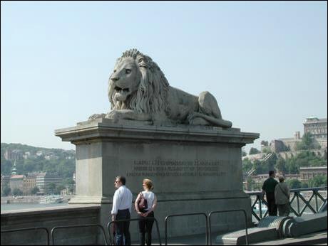 Lion of Chain Bridge (Lánchid)