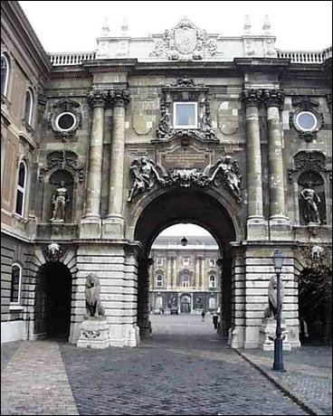 Gate